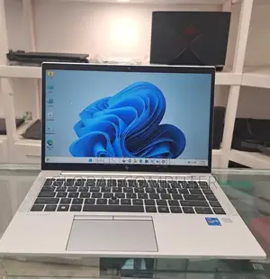 New Laptop HP EliteBook 840 G9 8GB Intel Core I5 SSD 512GB