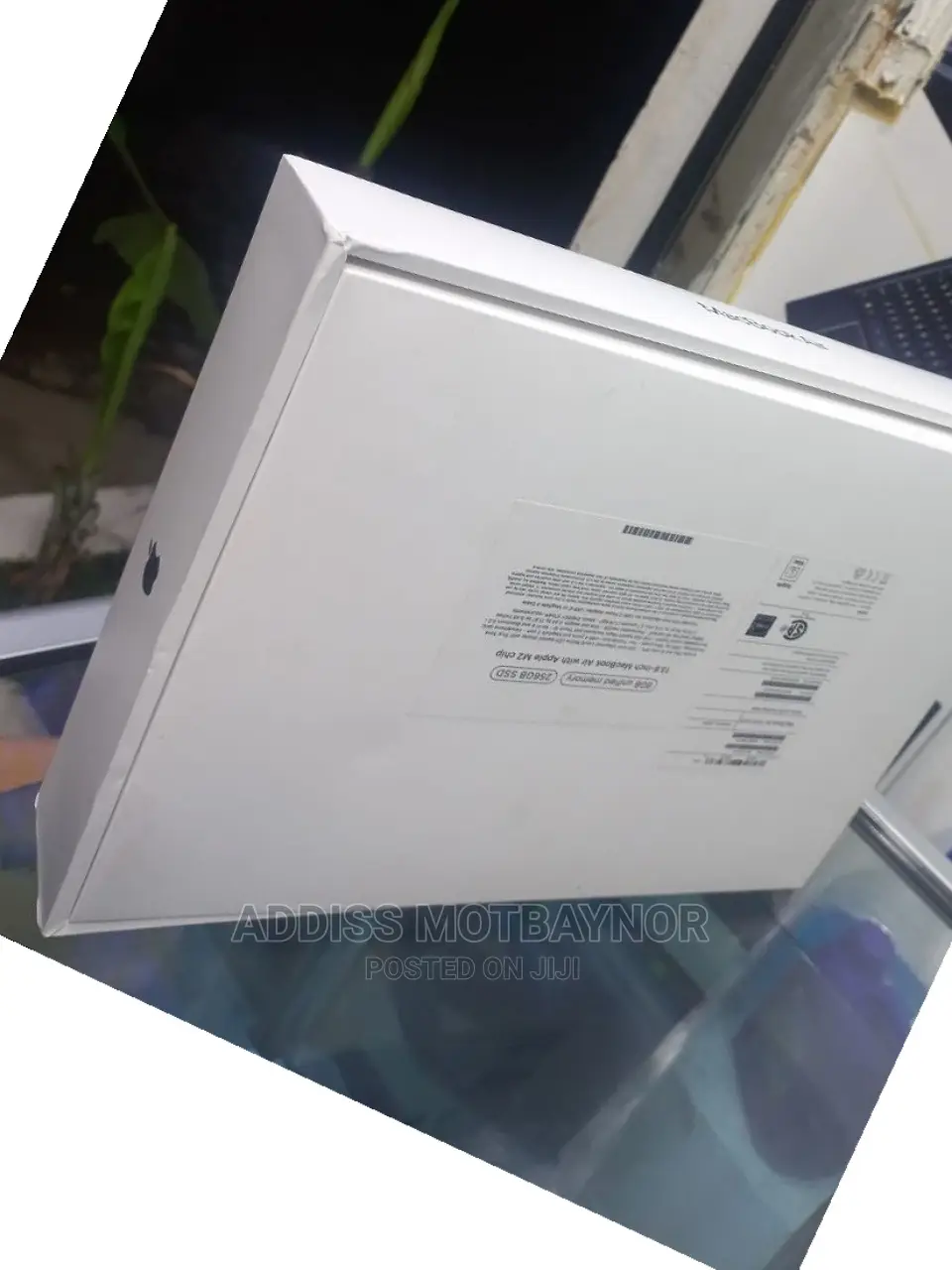 New Laptop Apple MacBook Air 2022 M2 8GB Apple M2 SSD 256GB