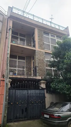 5bdrm House in Addis Abeba, Bole for sale
