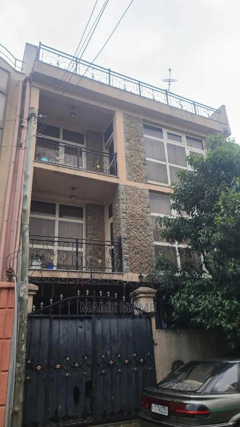 5bdrm House in Addis Abeba, Bole for sale