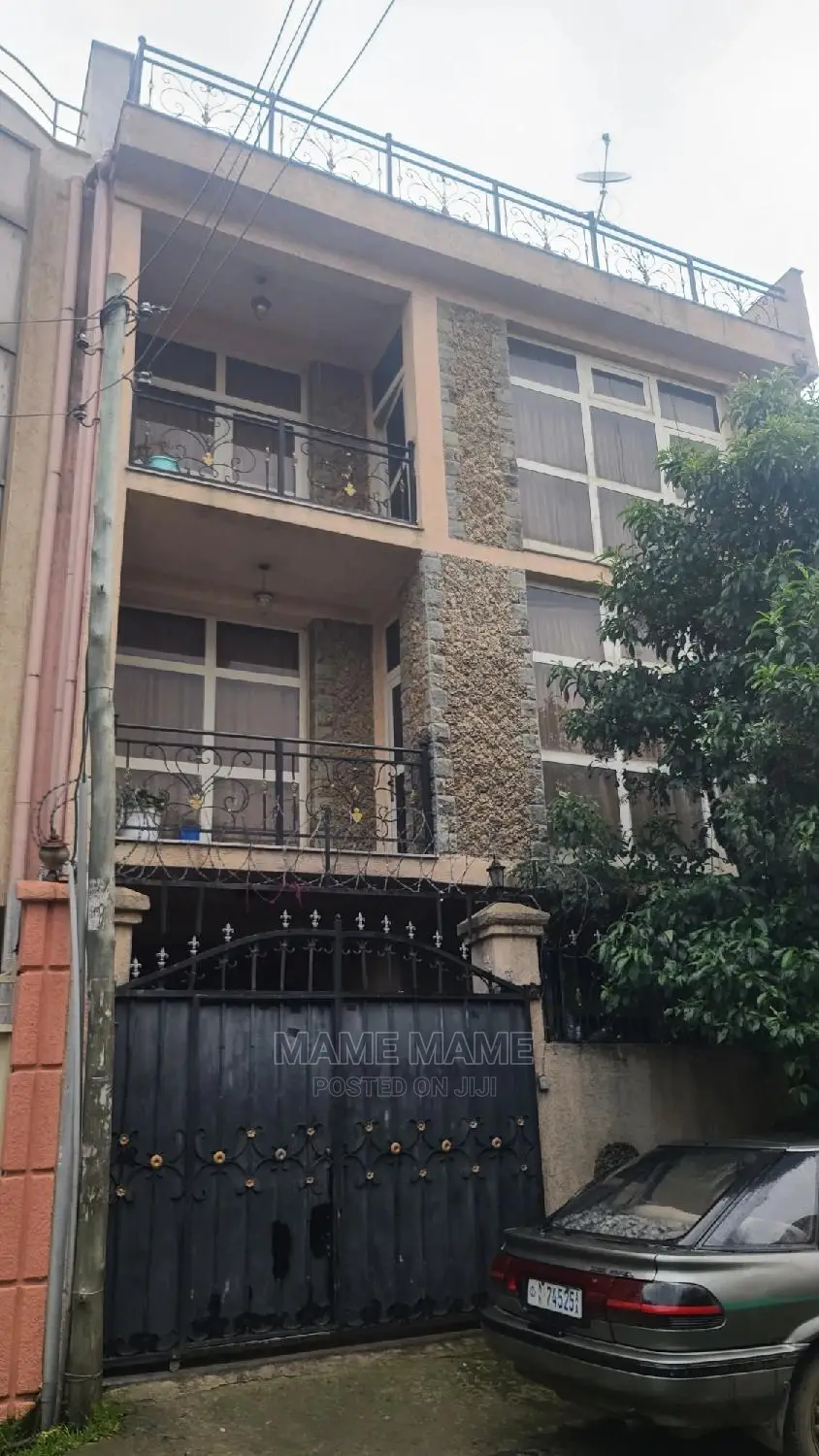 5bdrm House in Addis Abeba, Bole for sale