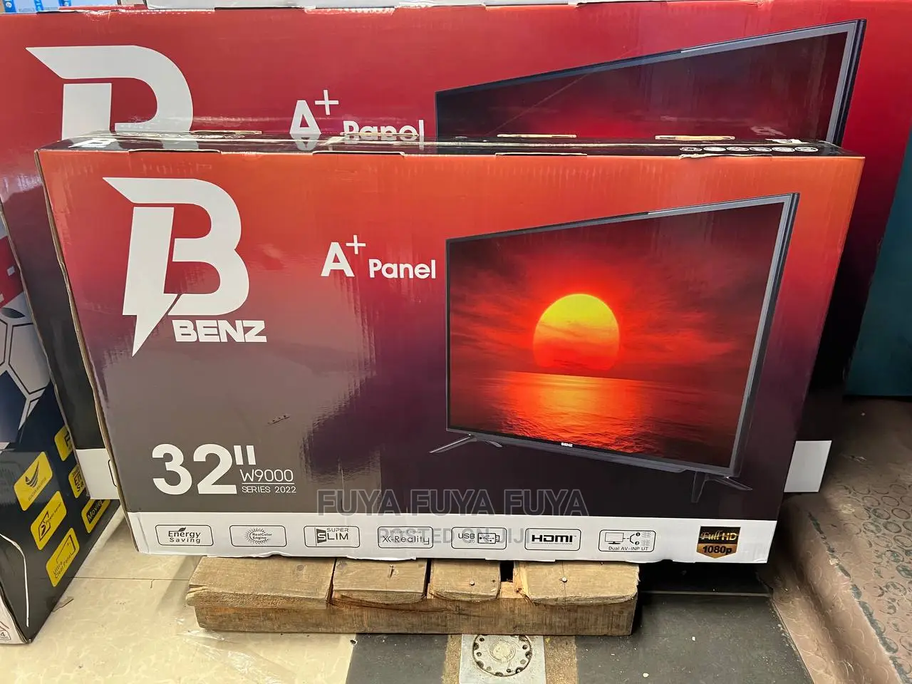 BENZ 32 Inchi Double Glass 2023 Tv