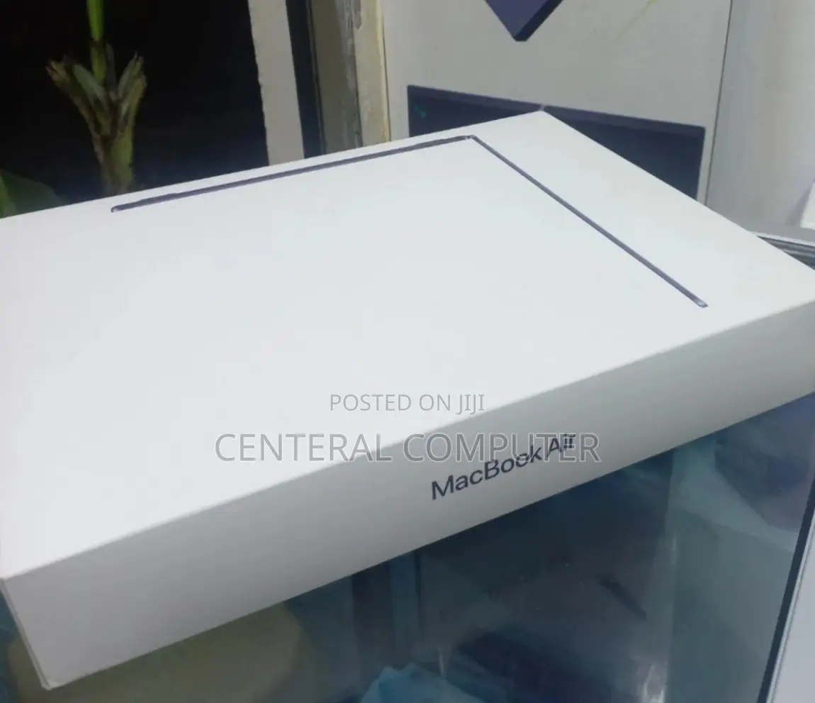 New Laptop Apple MacBook Air 2022 M2 8GB Apple M2 SSD 256GB