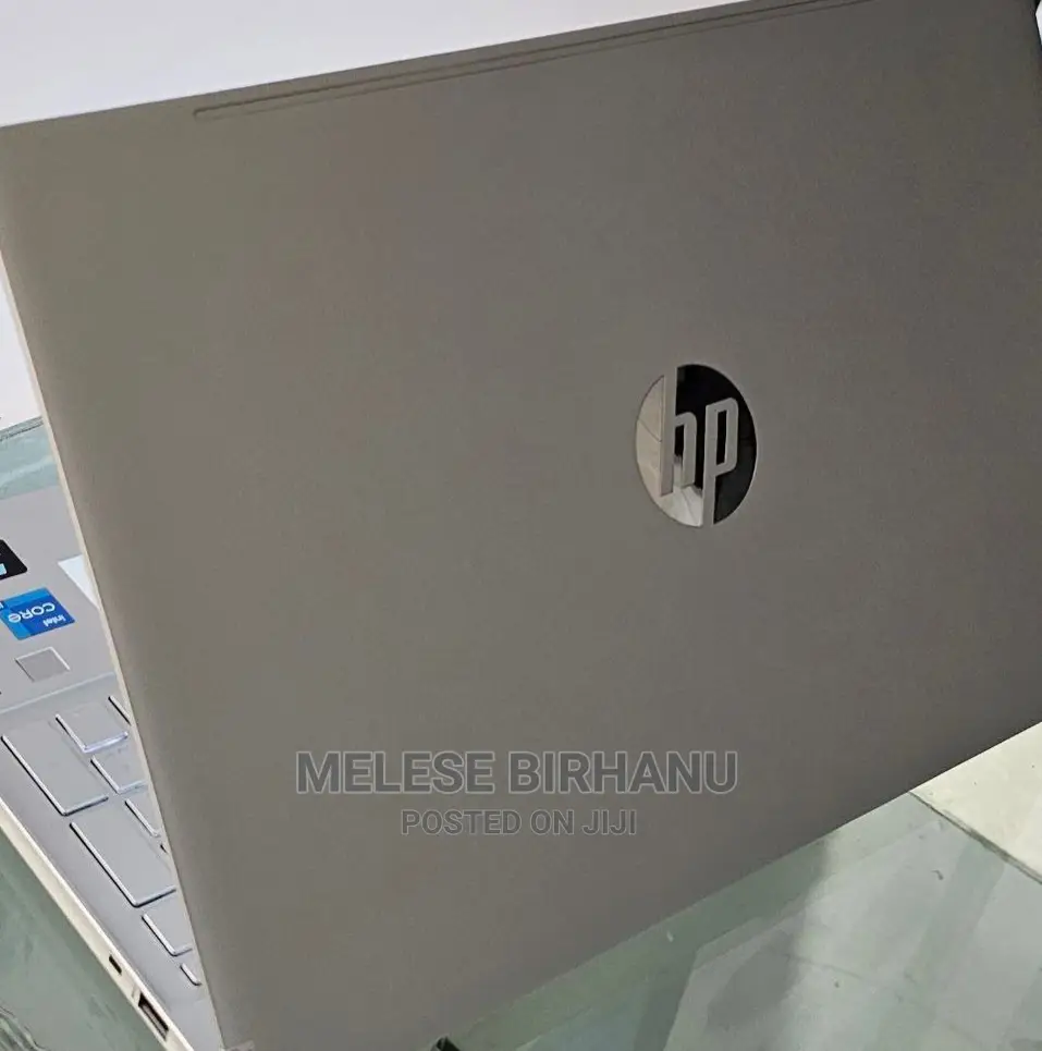 New Laptop HP 8GB AMD Ryzen 5 SSD 512GB