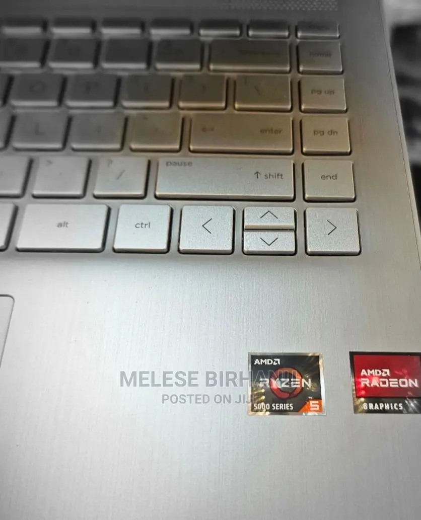 New Laptop HP 8GB AMD Ryzen 5 SSD 512GB