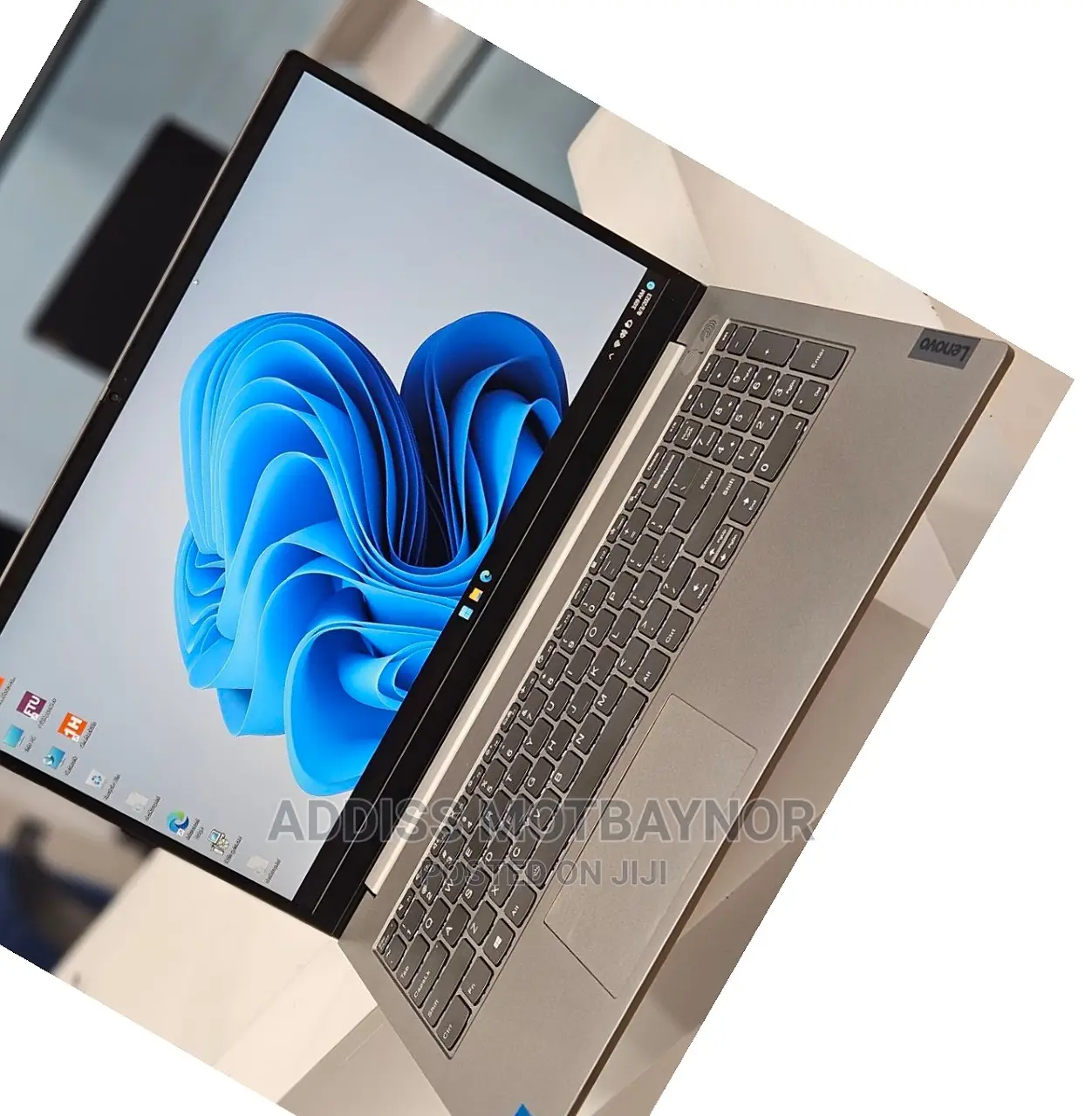 New Laptop Lenovo Ideapad 3 8GB Intel Core i5 SSD 256GB