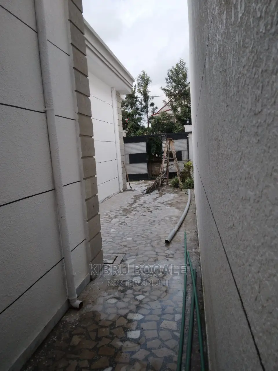 5bdrm Villa in Ayat, Bole for sale