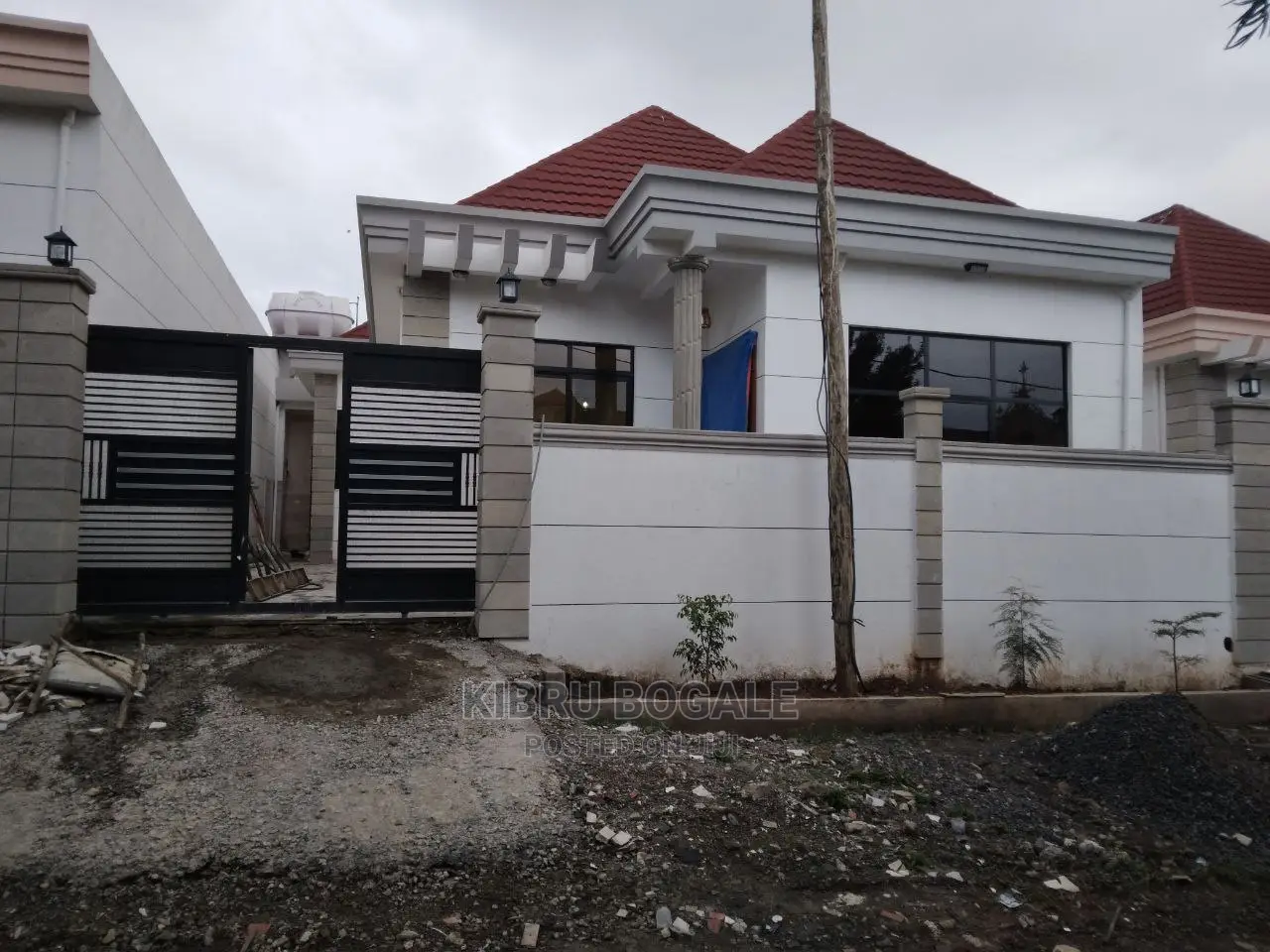5bdrm Villa in Ayat, Bole for sale