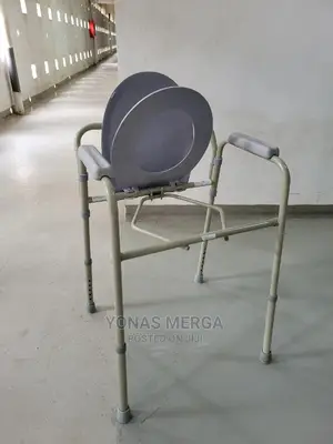 Commode Wheelchair Used for Toilet Adjustable