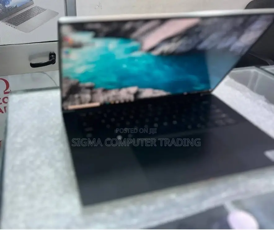 New Laptop Dell XPS 15 32GB Intel Core I9 SSD 512GB