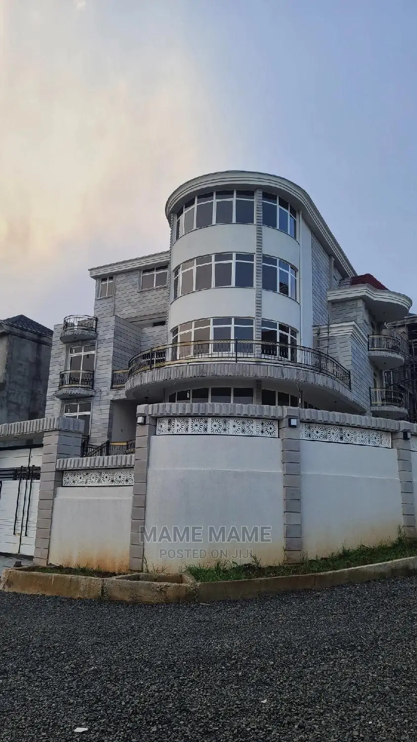 9bdrm House in Addis Abeba, Bole for sale
