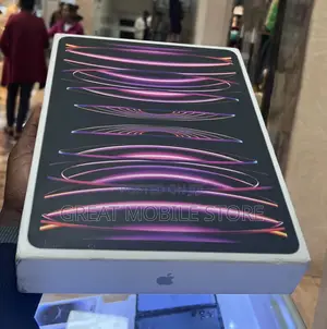 Photo - New Apple iPad Pro 12.9 (2022) 256 GB Gray