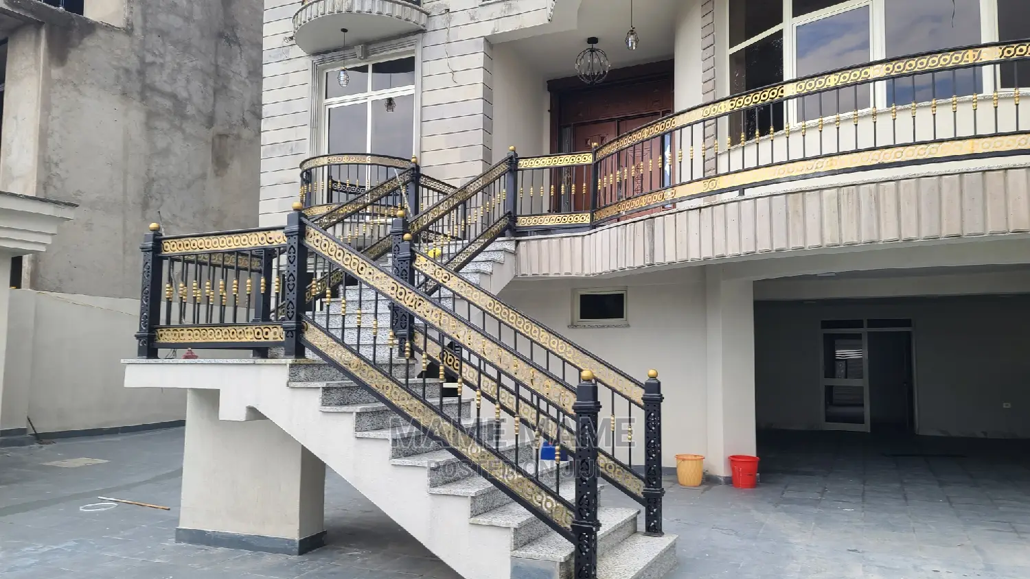 9bdrm House in Addis Abeba, Bole for sale