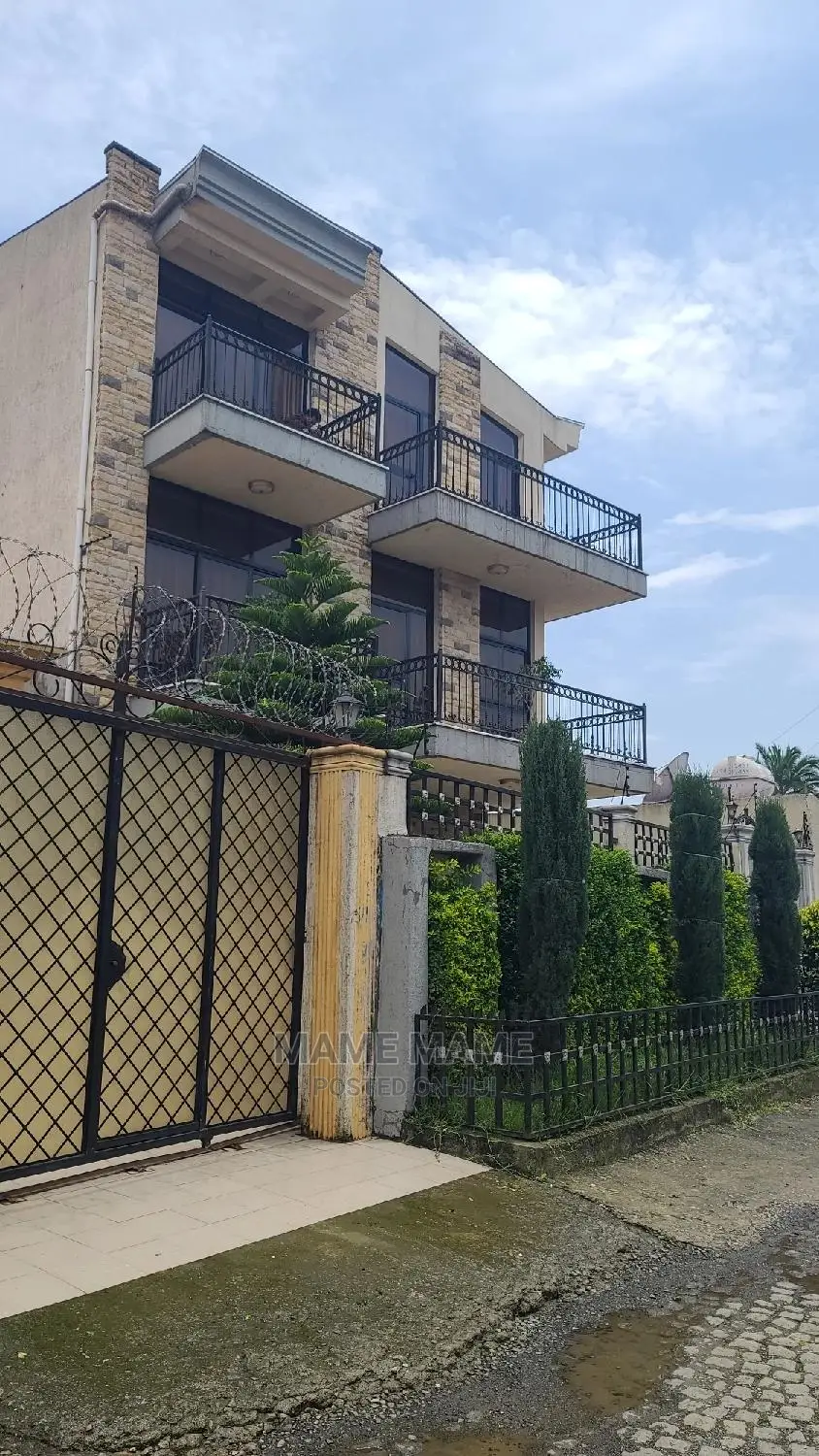 6bdrm House in Addis Abeba, Bole for sale