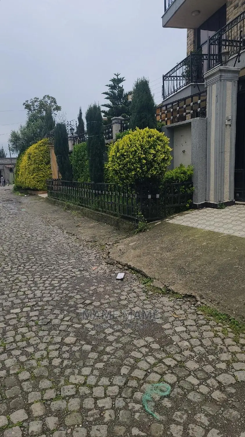 6bdrm House in Addis Abeba, Bole for sale