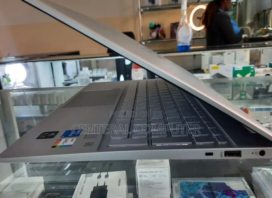 New Laptop HP Pavilion 11 16GB Intel Core I5 SSD 512GB