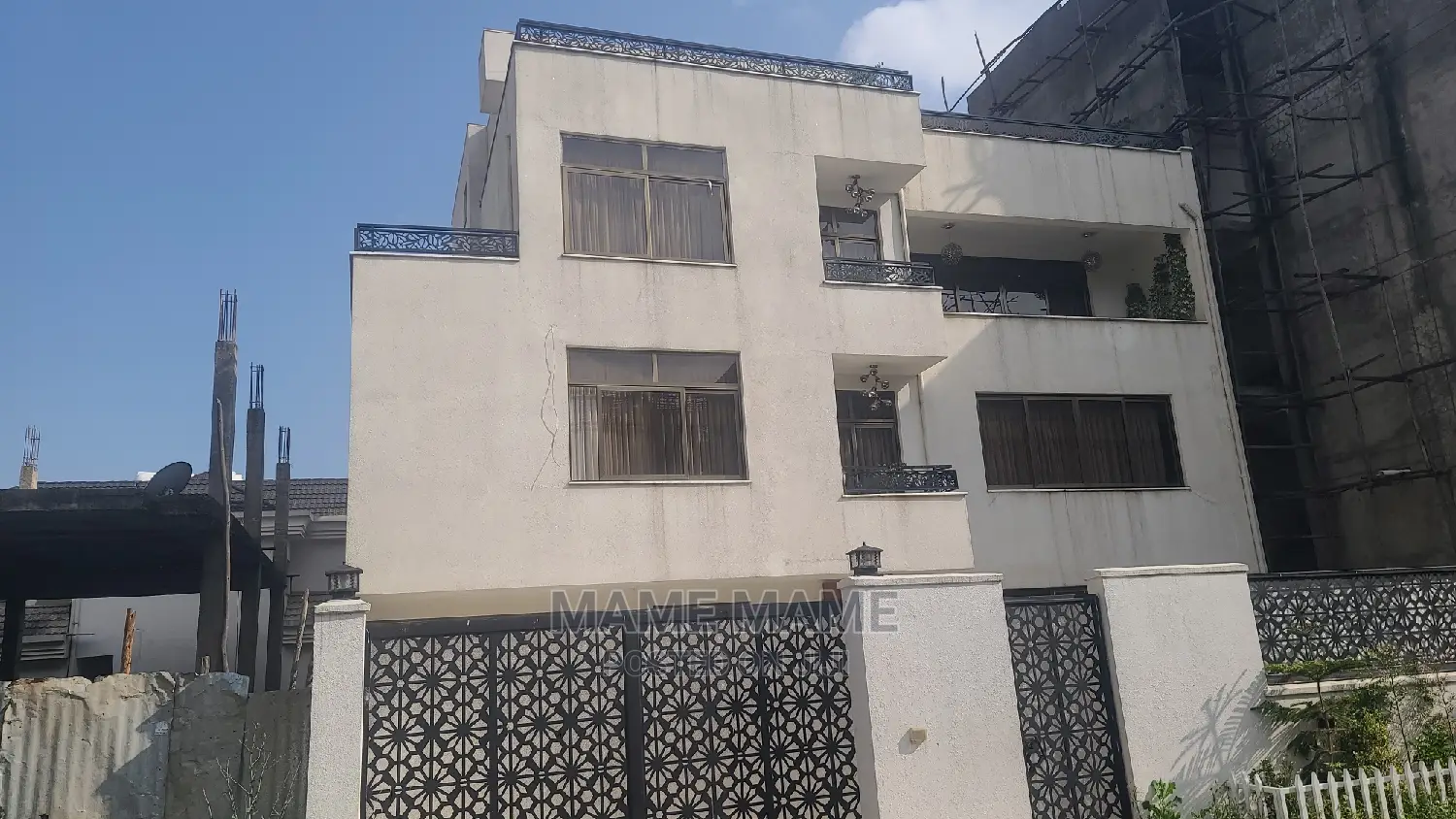 7bdrm Mansion in Cmc, Yeka for sale