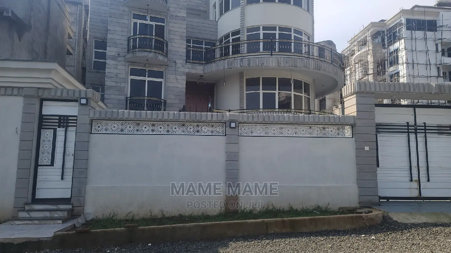 9bdrm Mansion in Cmc, Yeka for sale