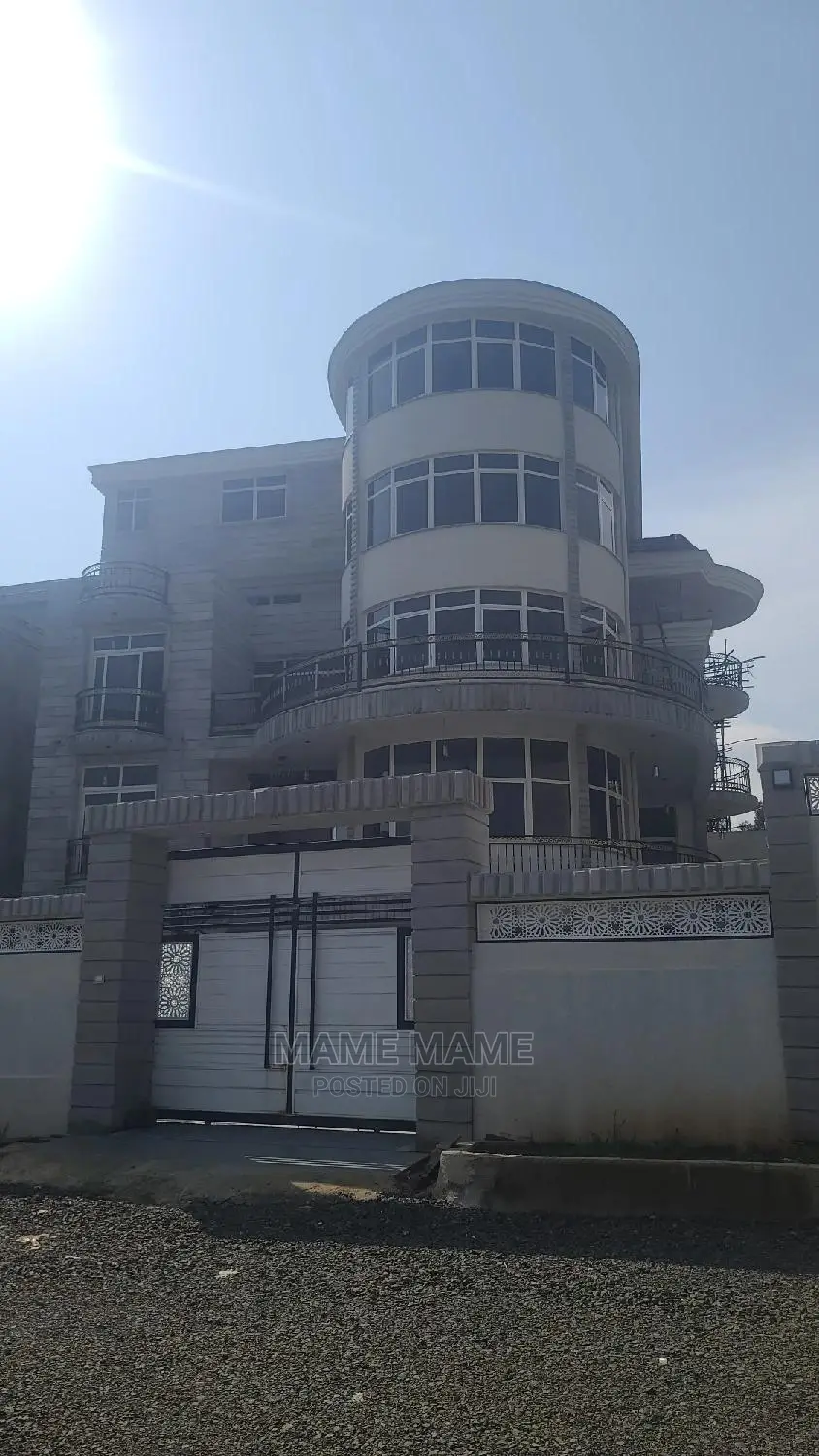 9bdrm Mansion in Cmc, Yeka for sale