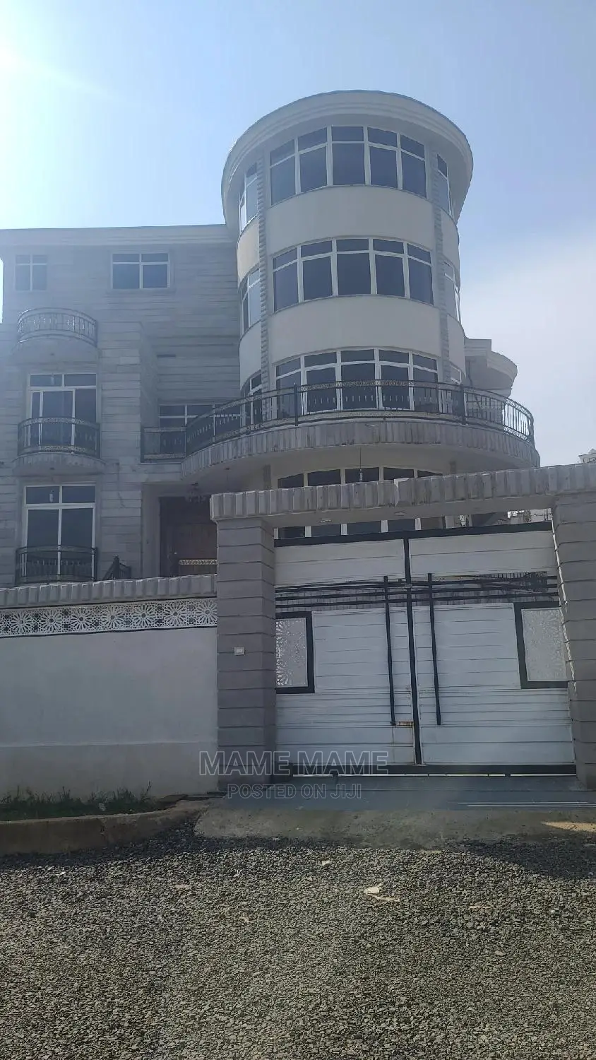 9bdrm Mansion in Cmc, Yeka for sale