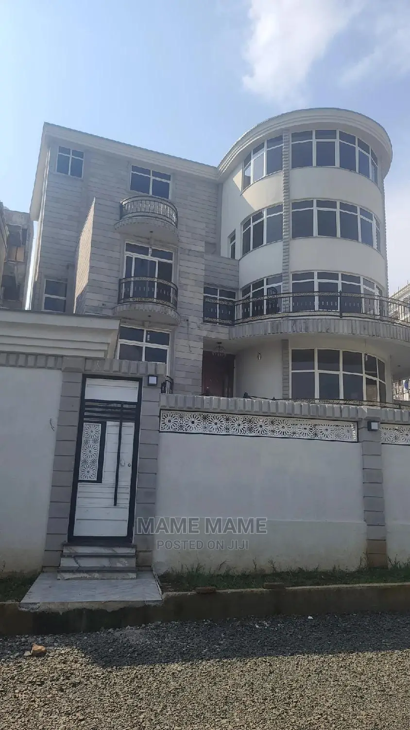 9bdrm Mansion in Cmc, Yeka for sale