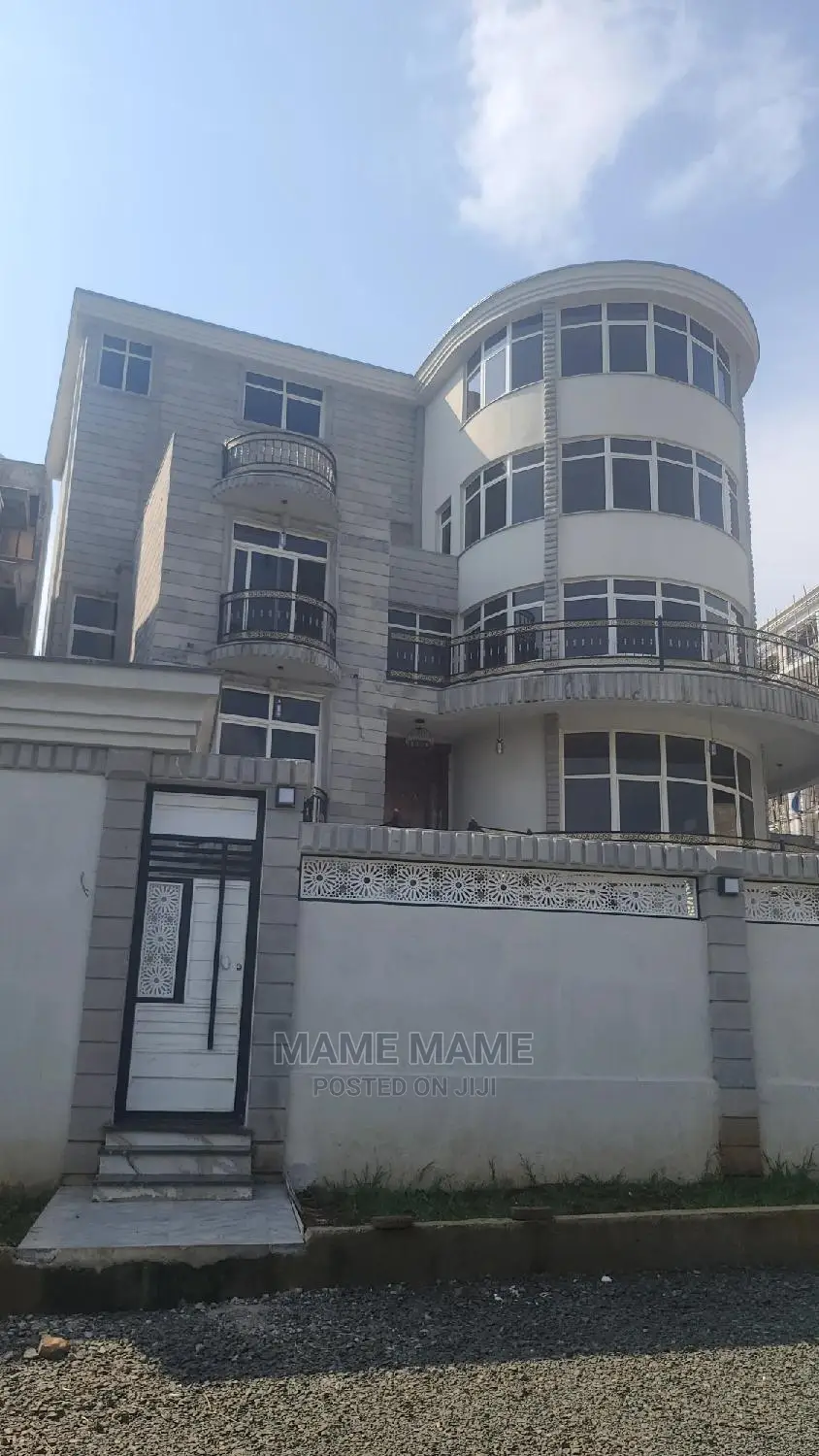 9bdrm Mansion in Cmc, Yeka for sale