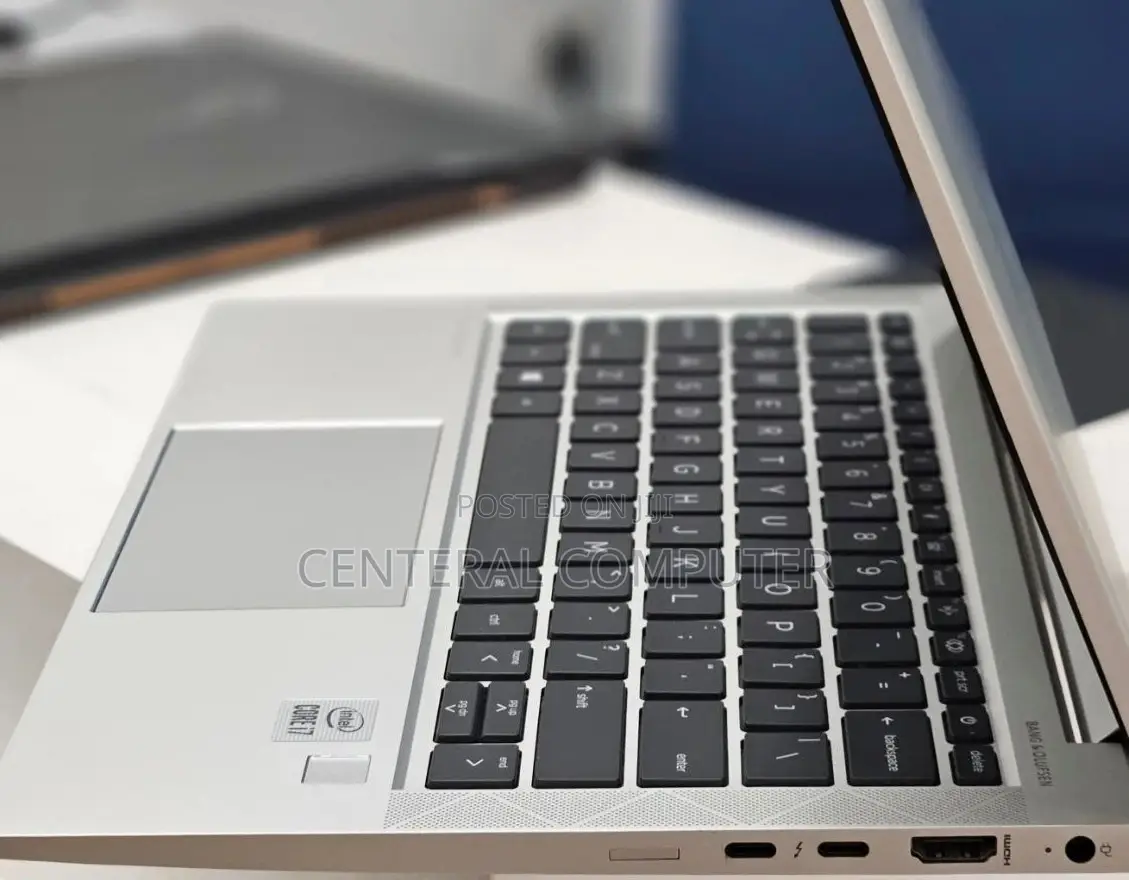 New Laptop HP 340s G7 16GB Intel Core i7 SSD 512GB