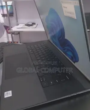 Photo - New Laptop Dell XPS 15 16GB Intel Core I7 SSD 512GB