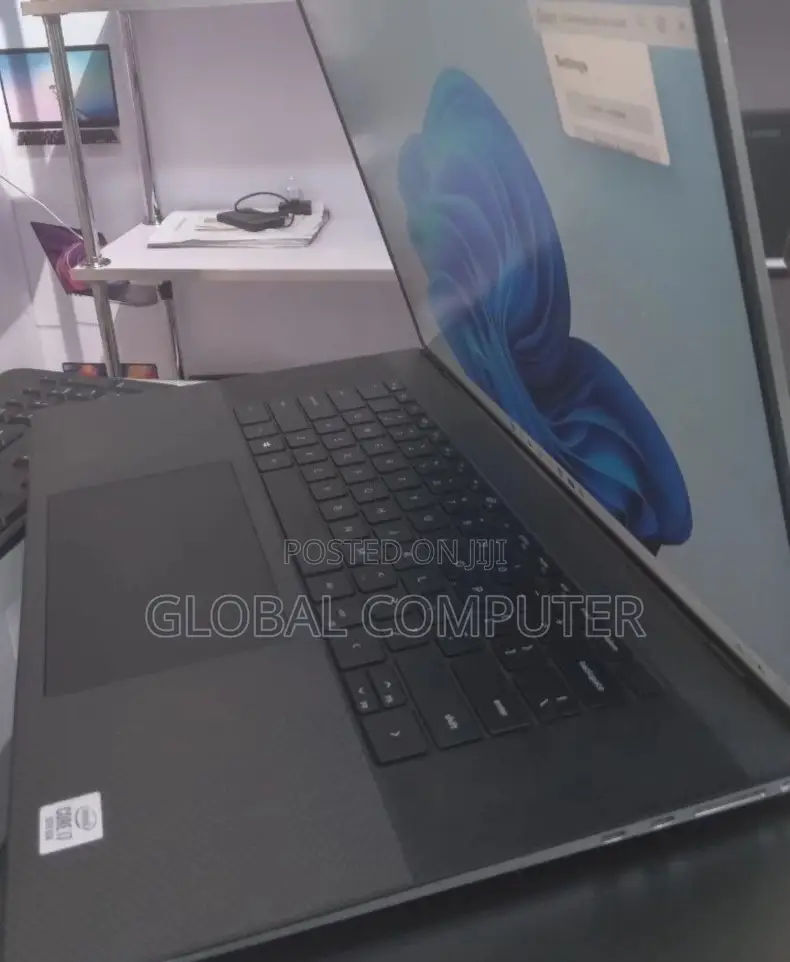 New Laptop Dell XPS 15 16GB Intel Core I7 SSD 512GB