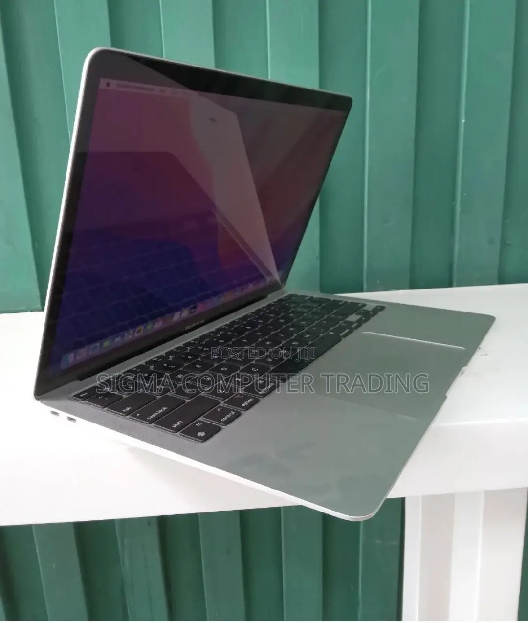 New Laptop Apple MacBook Air 2020 M1 8GB Apple M1 SSD 256GB