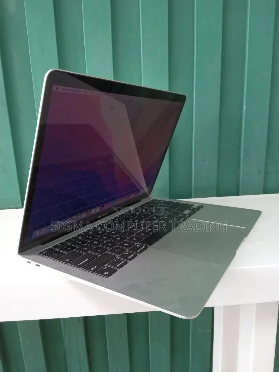 New Laptop Apple MacBook Air 2020 M1 8GB Apple M1 SSD 256GB