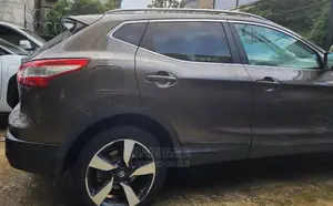 Nissan Qashqai 2017 Brown