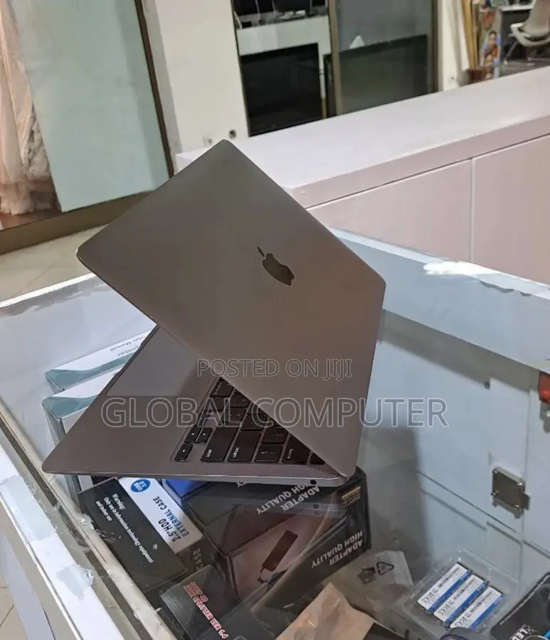 New Laptop Apple MacBook Air 2020 M1 8GB Apple M1 SSD 256GB