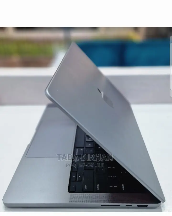 New Laptop Apple MacBook Pro 2021 M1 16GB Intel Core I7 SSD 512GB