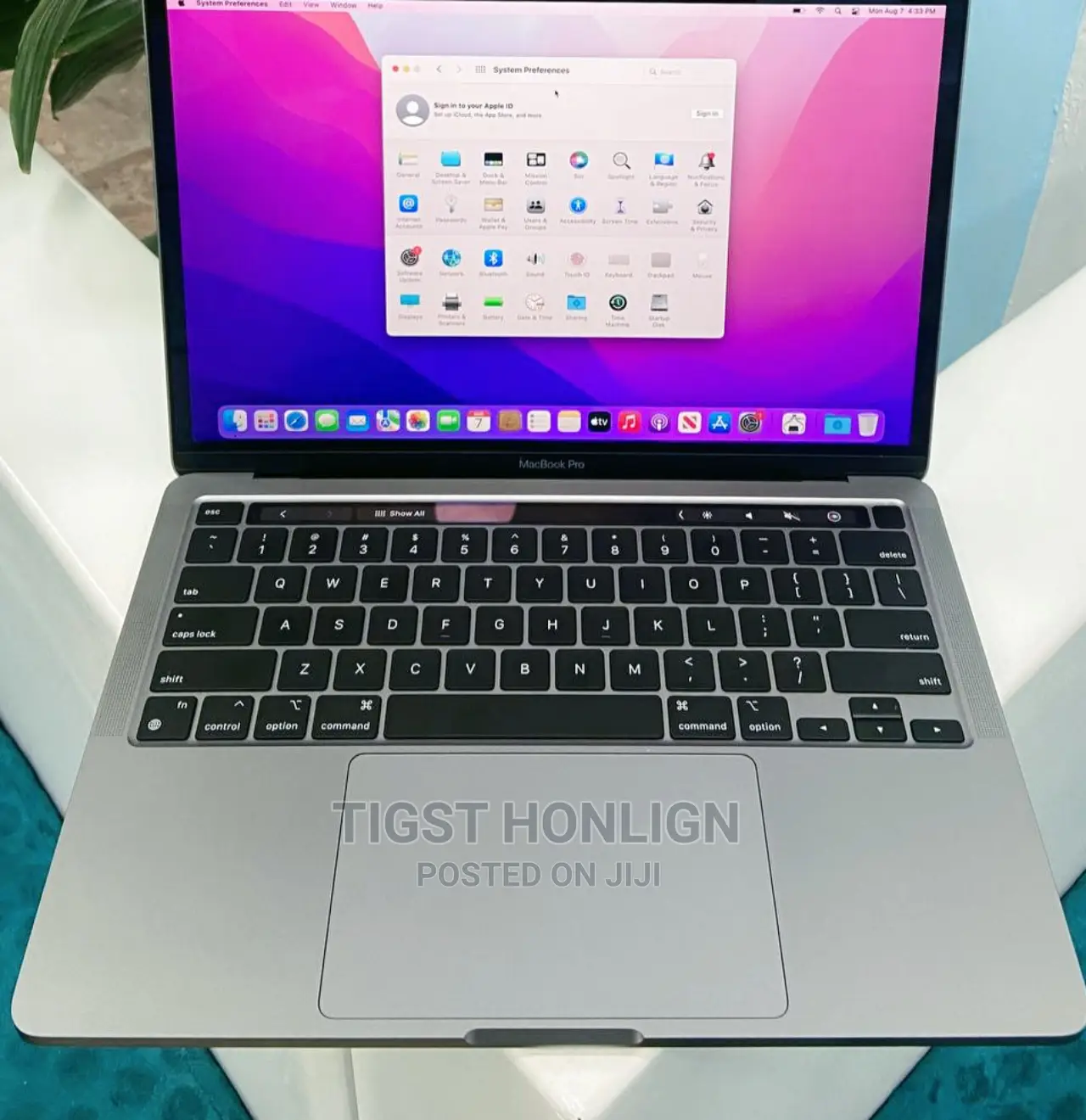 New Laptop Apple MacBook Pro M1 8GB Apple M1 Pro SSD 256GB