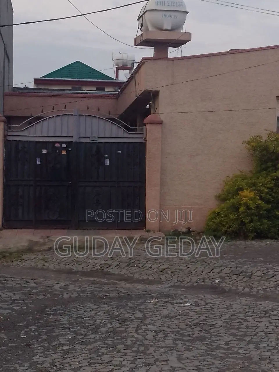 Furnished 4bdrm House in Private, Oromia-Finfinne for sale