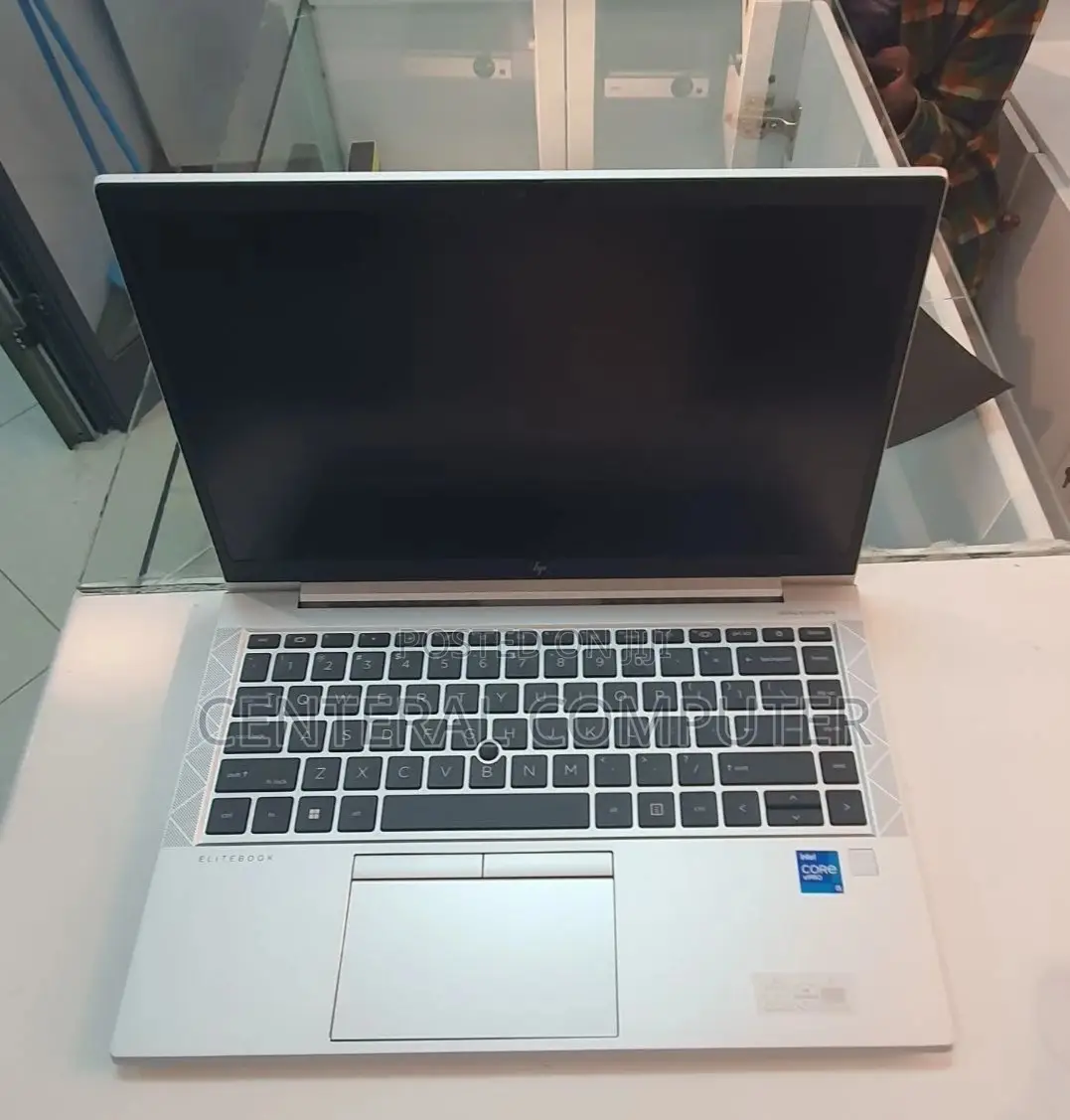 New Laptop HP EliteBook 840 G8 8GB Intel Core I5 SSD 512GB