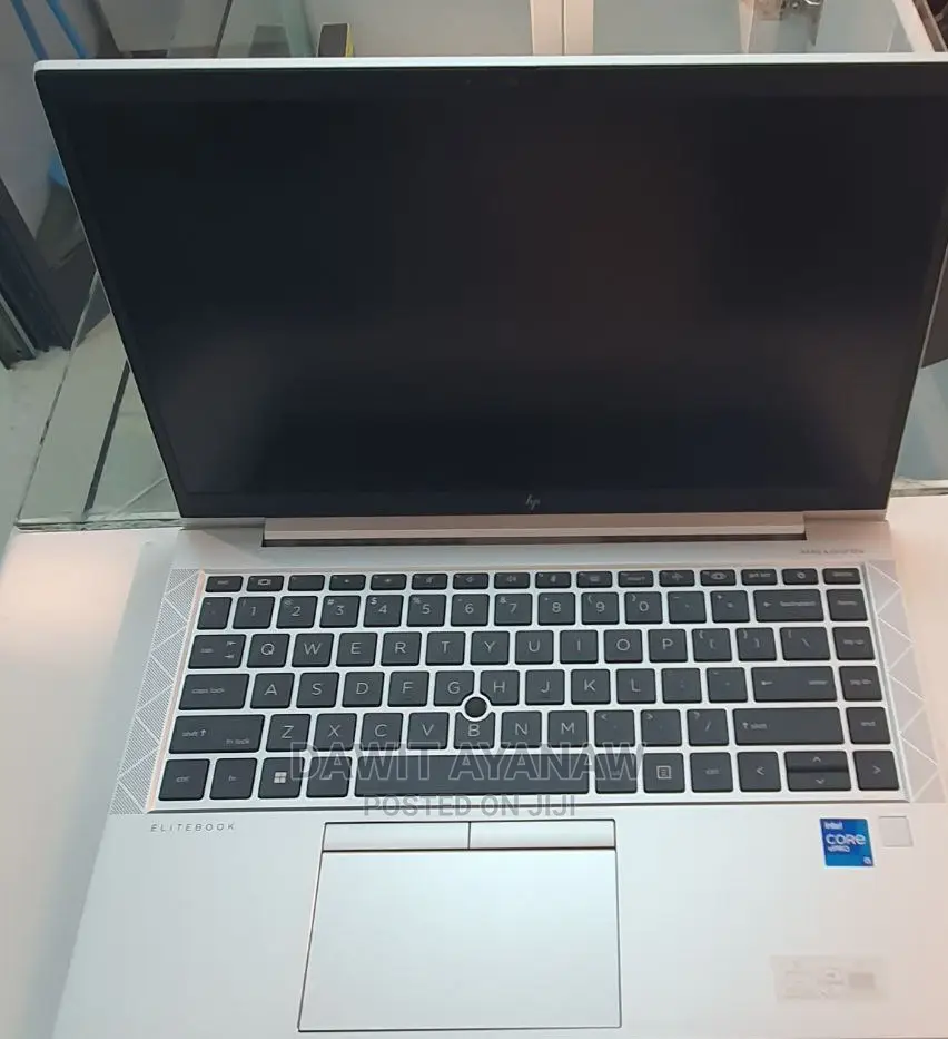 New Laptop HP EliteBook 840 G8 8GB Intel Core I5 SSD 512GB