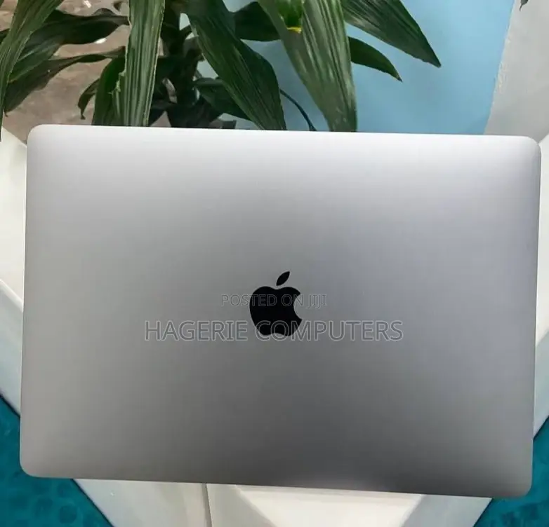 New Laptop Apple MacBook Pro 8GB Apple M1 Pro SSD 256GB