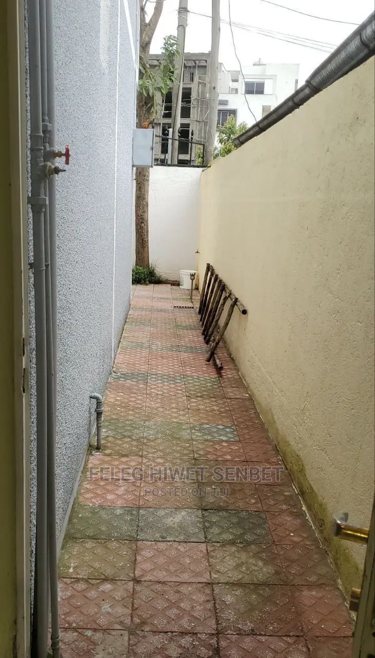 Furnished 3bdrm Villa in አአ, Bole for sale