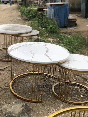 የሚያምሩ የሶፋ ጠረጴዛ