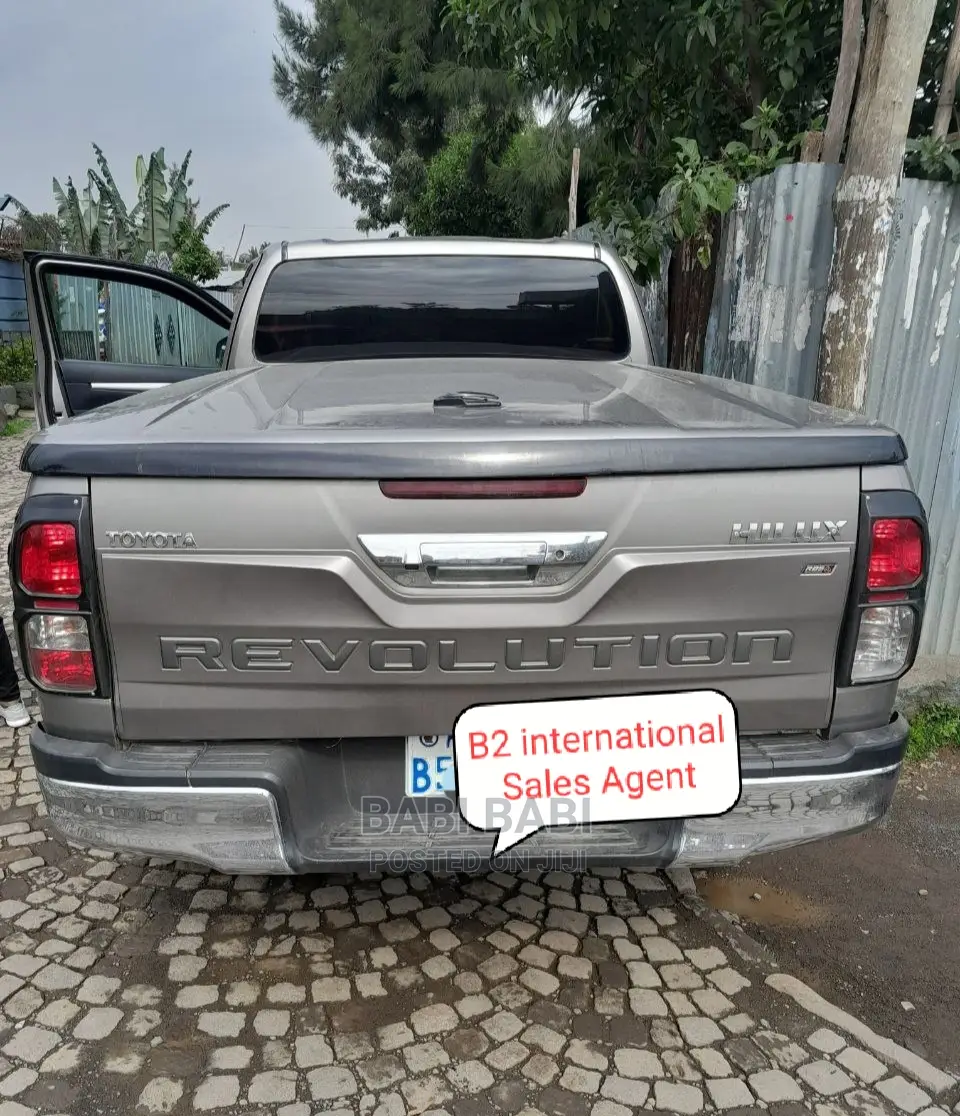 Toyota Hilux 2019 Gold