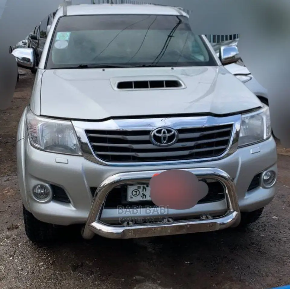 Toyota Hilux 2015 Gold