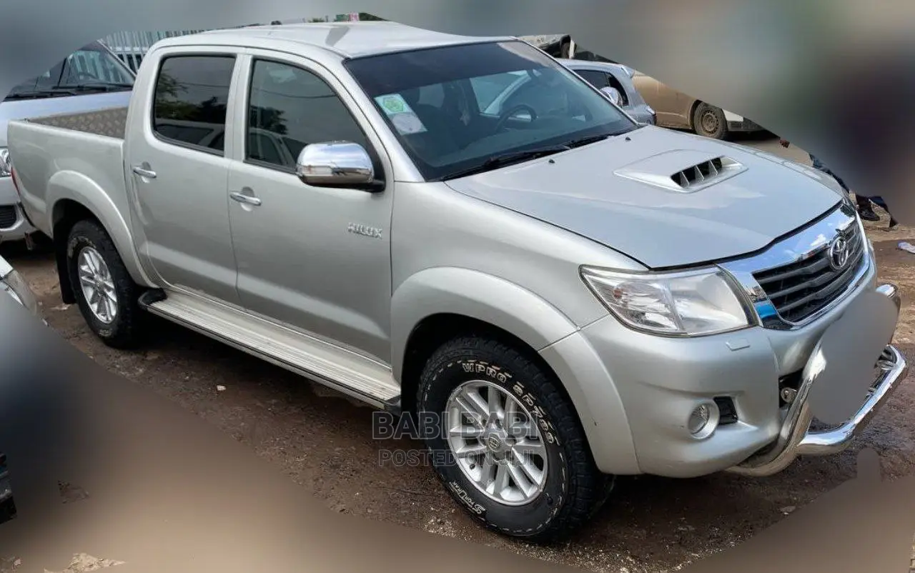 Toyota Hilux 2015 Gold