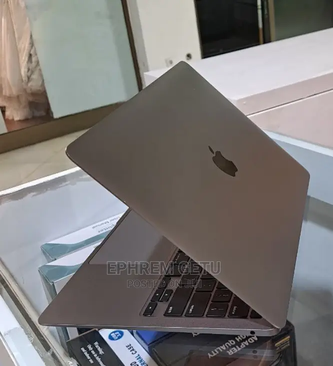 New Laptop Apple MacBook Air 2020 M1 8GB Apple M1 SSD 256GB