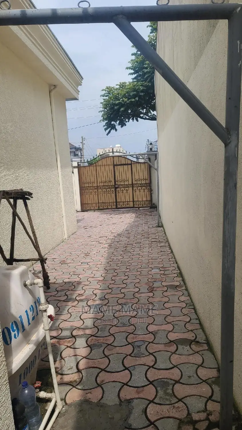 3bdrm Villa in Addis Abeba, Bole for sale