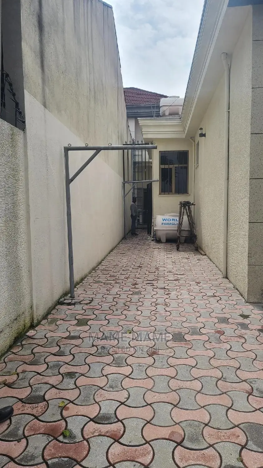 3bdrm Villa in Addis Abeba, Bole for sale
