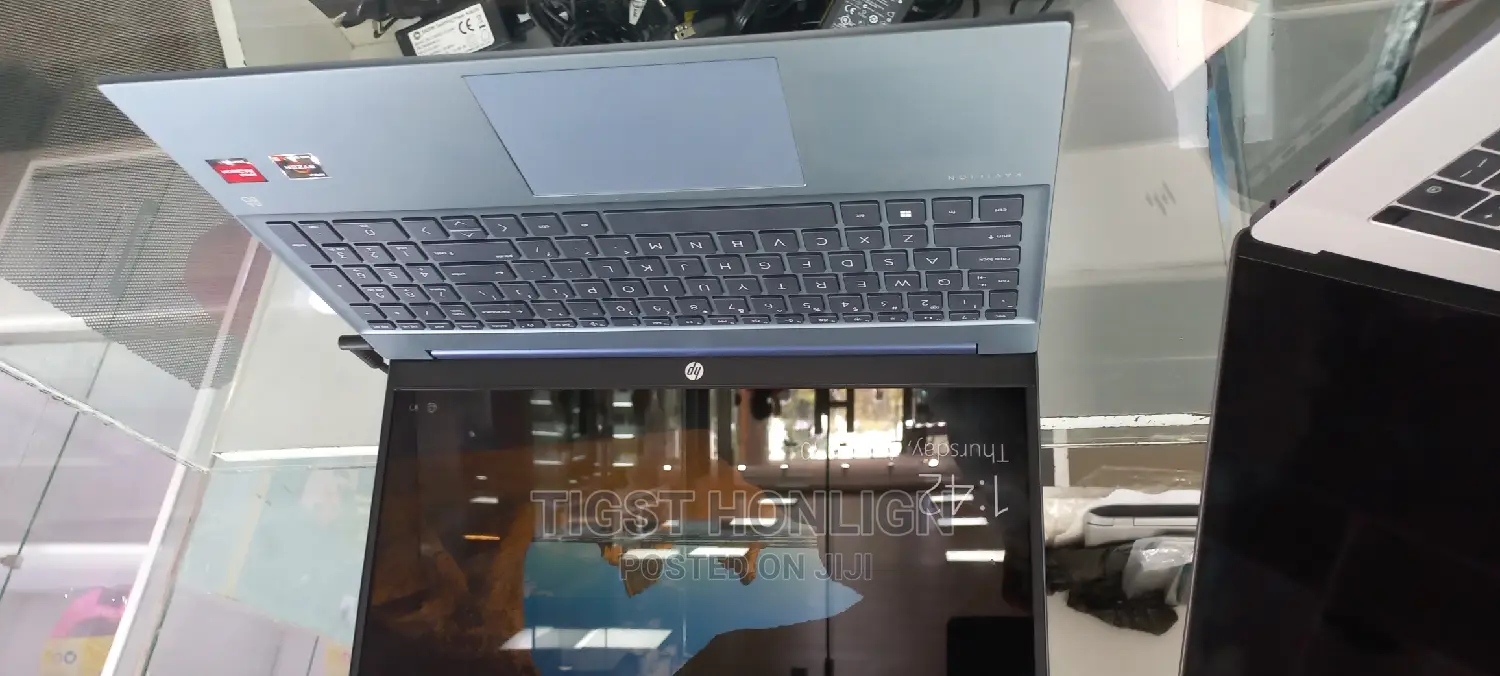 New Laptop HP Pavilion 15 8GB AMD Ryzen 5 SSD 512GB