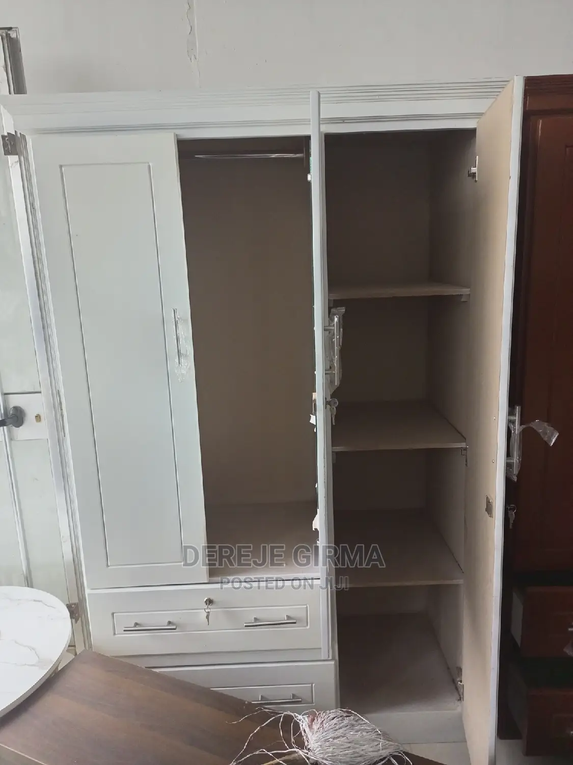 1.20 ሳሜ የልብስ ቁም ሳጥን