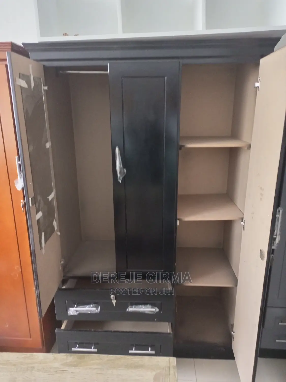 1.20 ሳሜ ቁምሳጥን